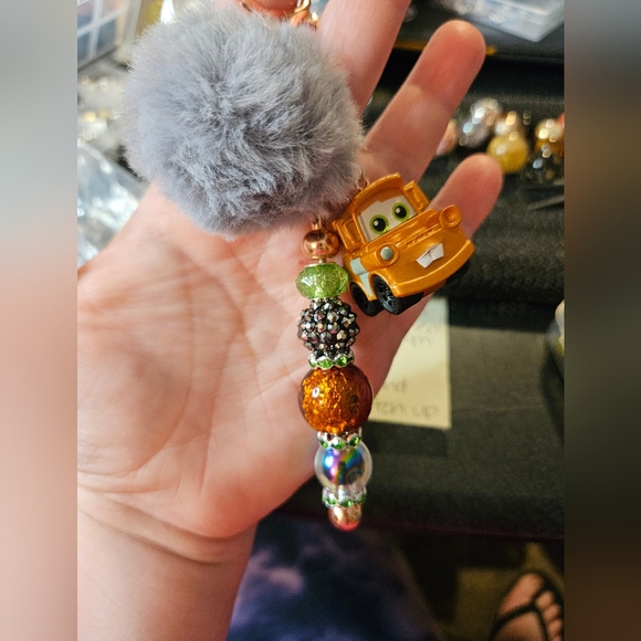 Handcrafted Custom Keychain - Picture 4 of 6